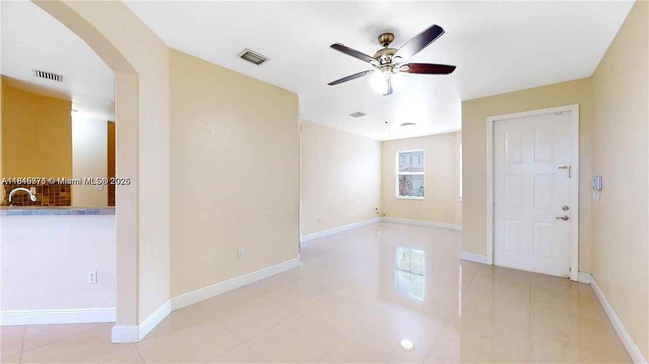 12281 Sw 121st Ter - Photo 7 of 50