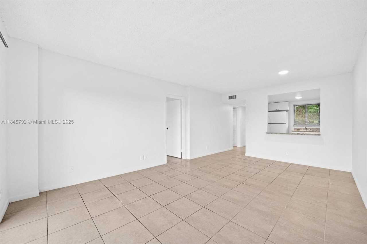 2611 Nw 56th Ave #428 - Photo 7 of 7