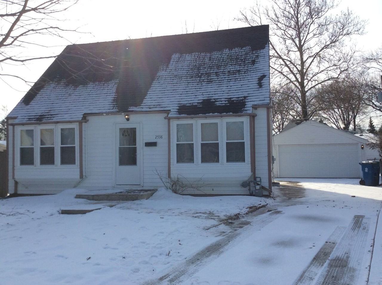 2538 Silver Creek Dr - Photo 2 of 13