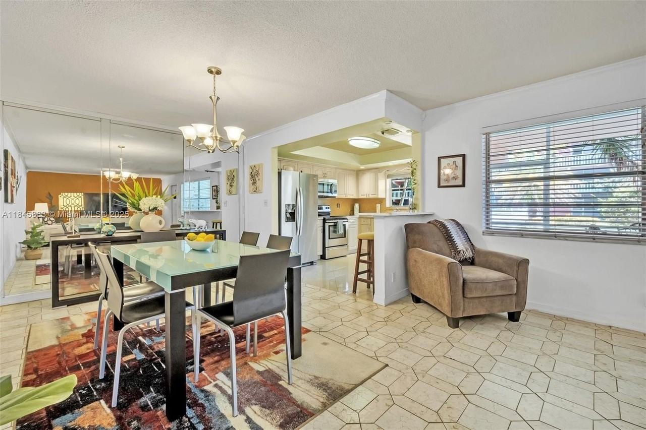 200 Northeast 12th Avenue #3A - Photo 7 of 30