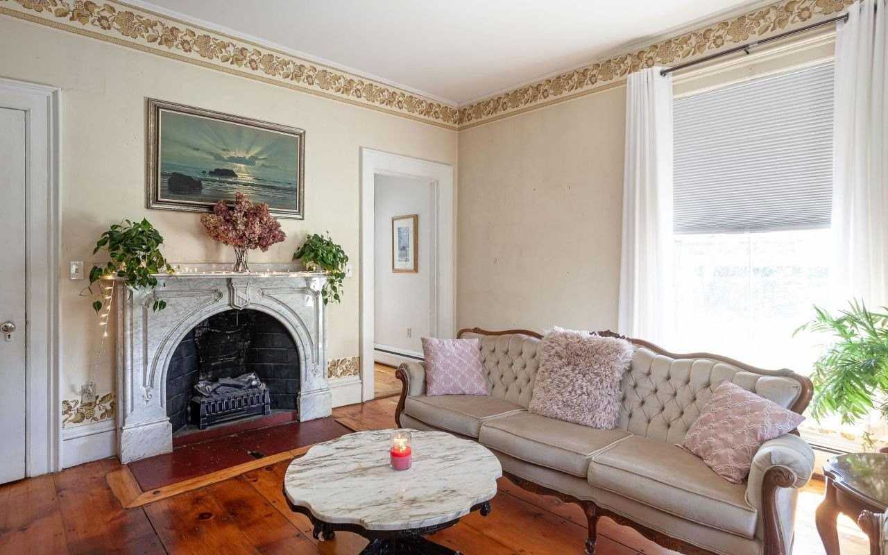 40 Main St #D - Photo 4 of 15