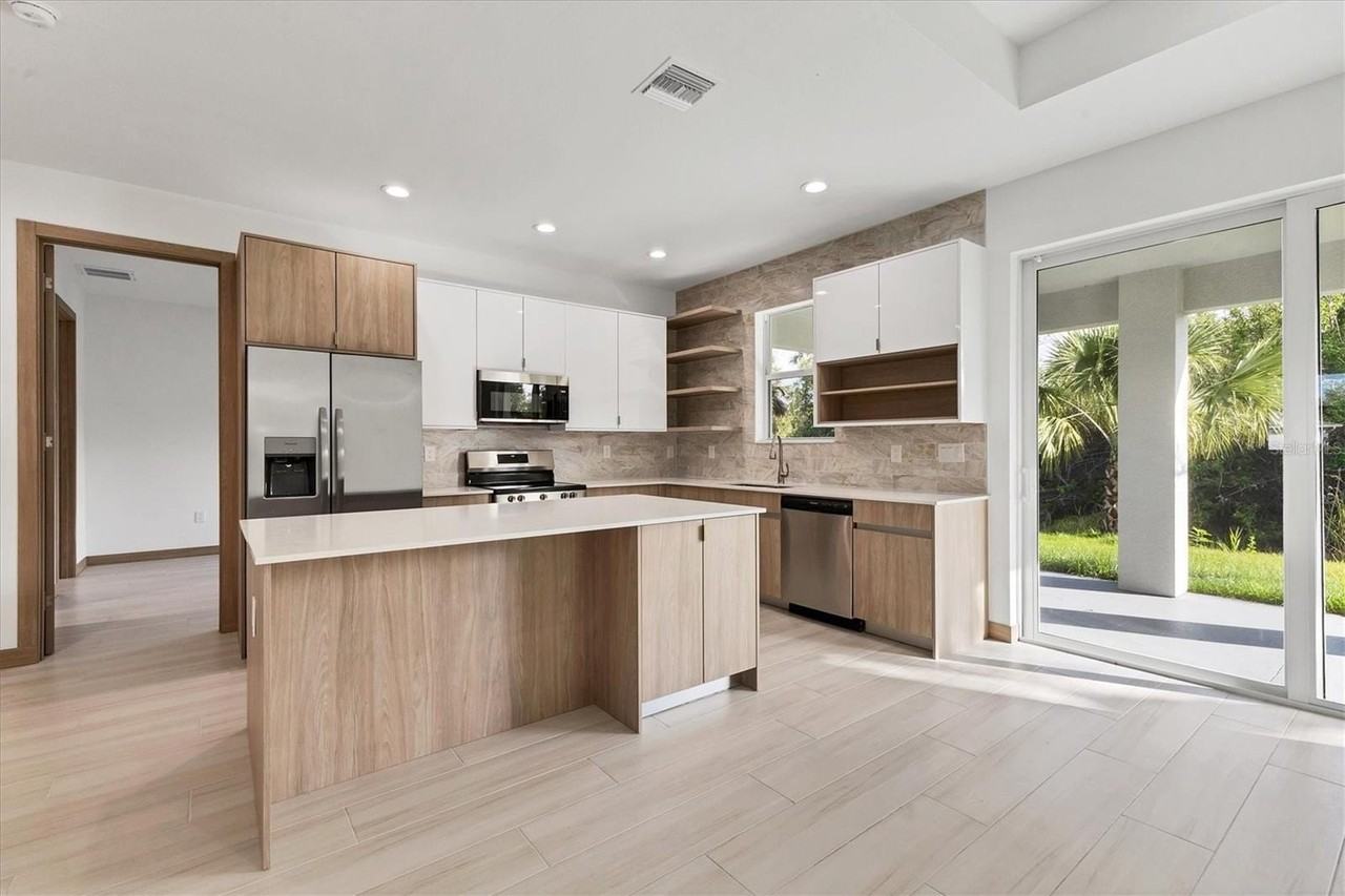 299 Australian Dr - Photo 7 of 30