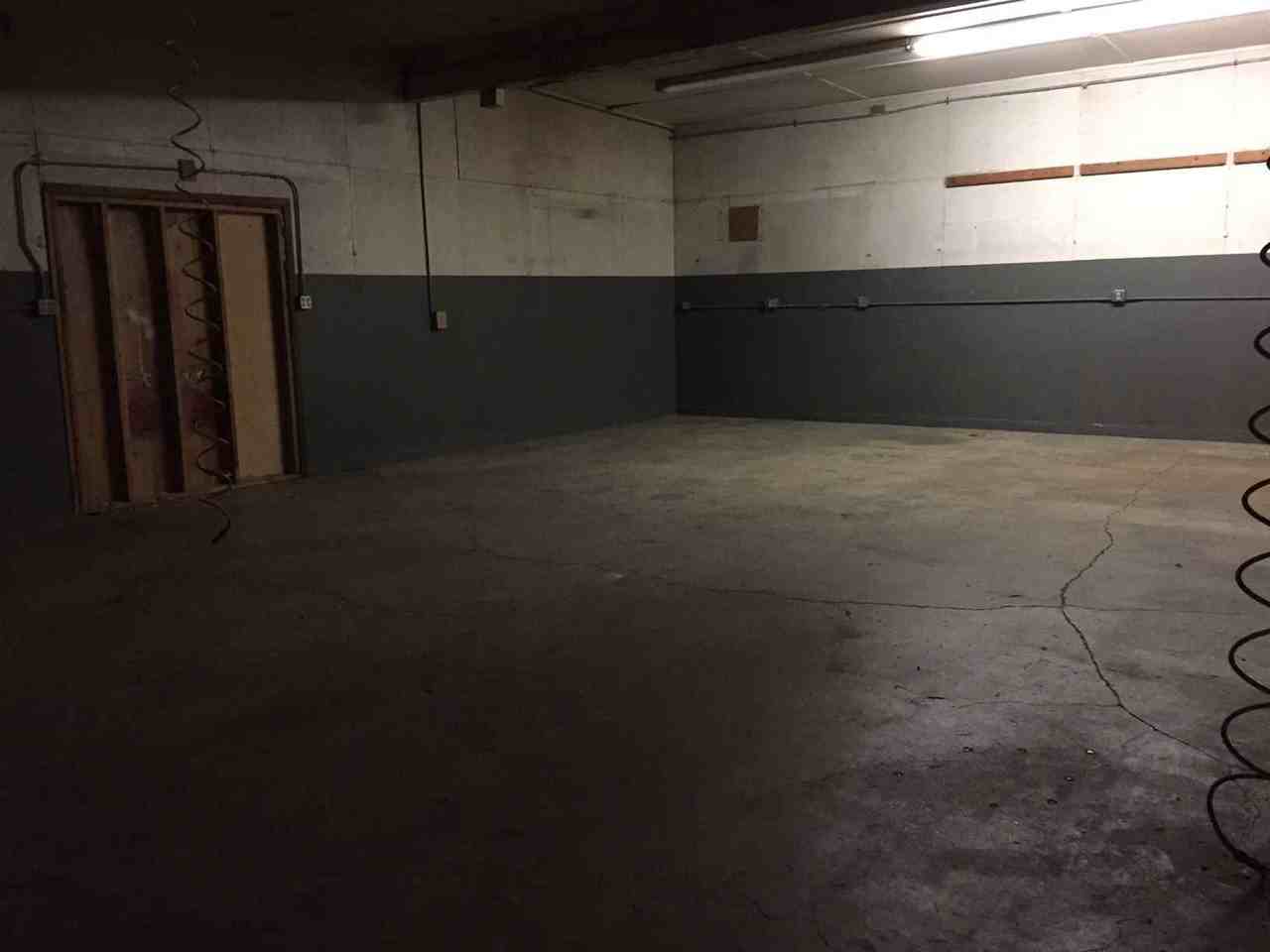 21158 OR-99E - Photo 3 of 7