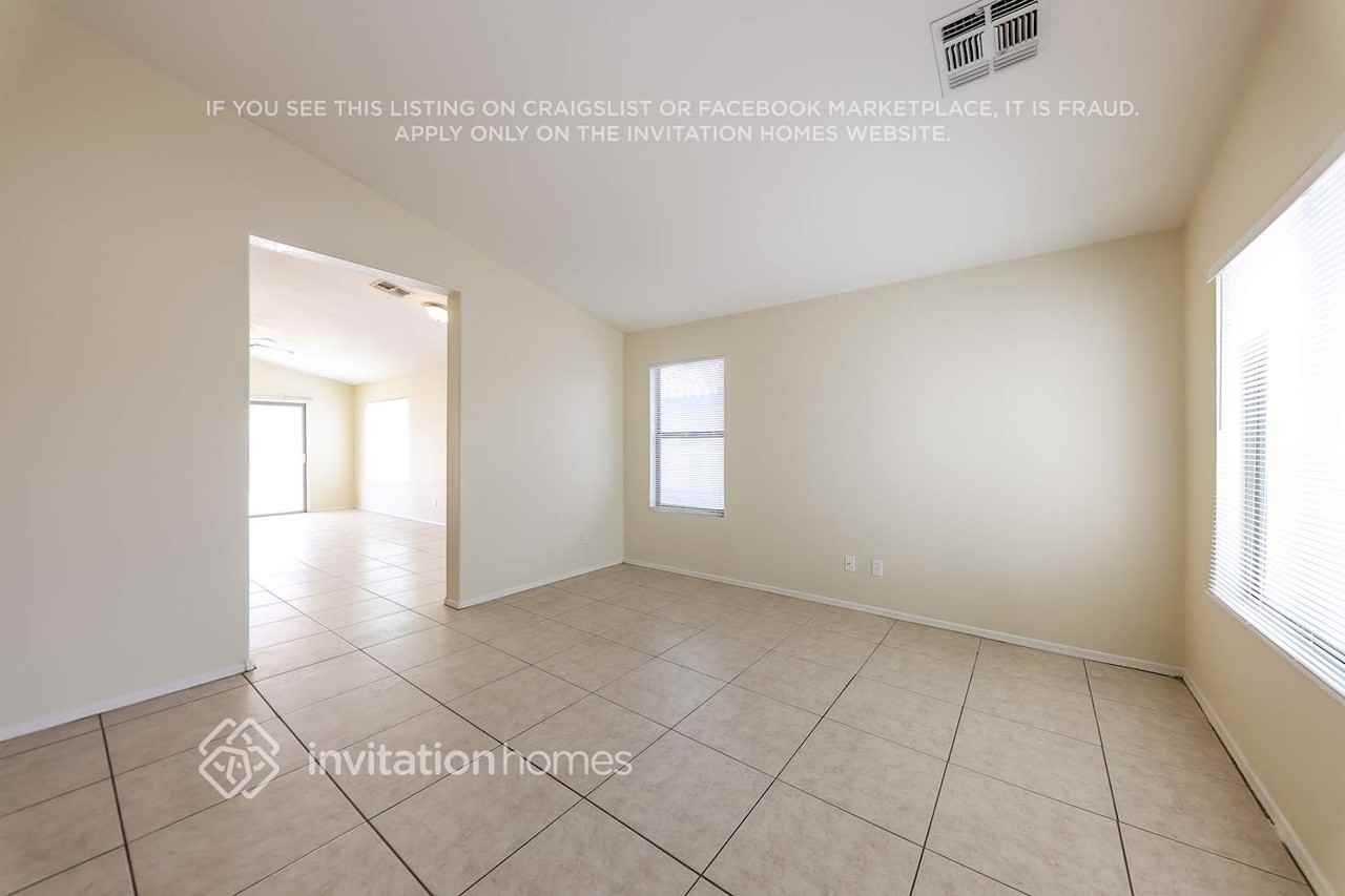 8560 W Hatcher Rd - Photo 3 of 17