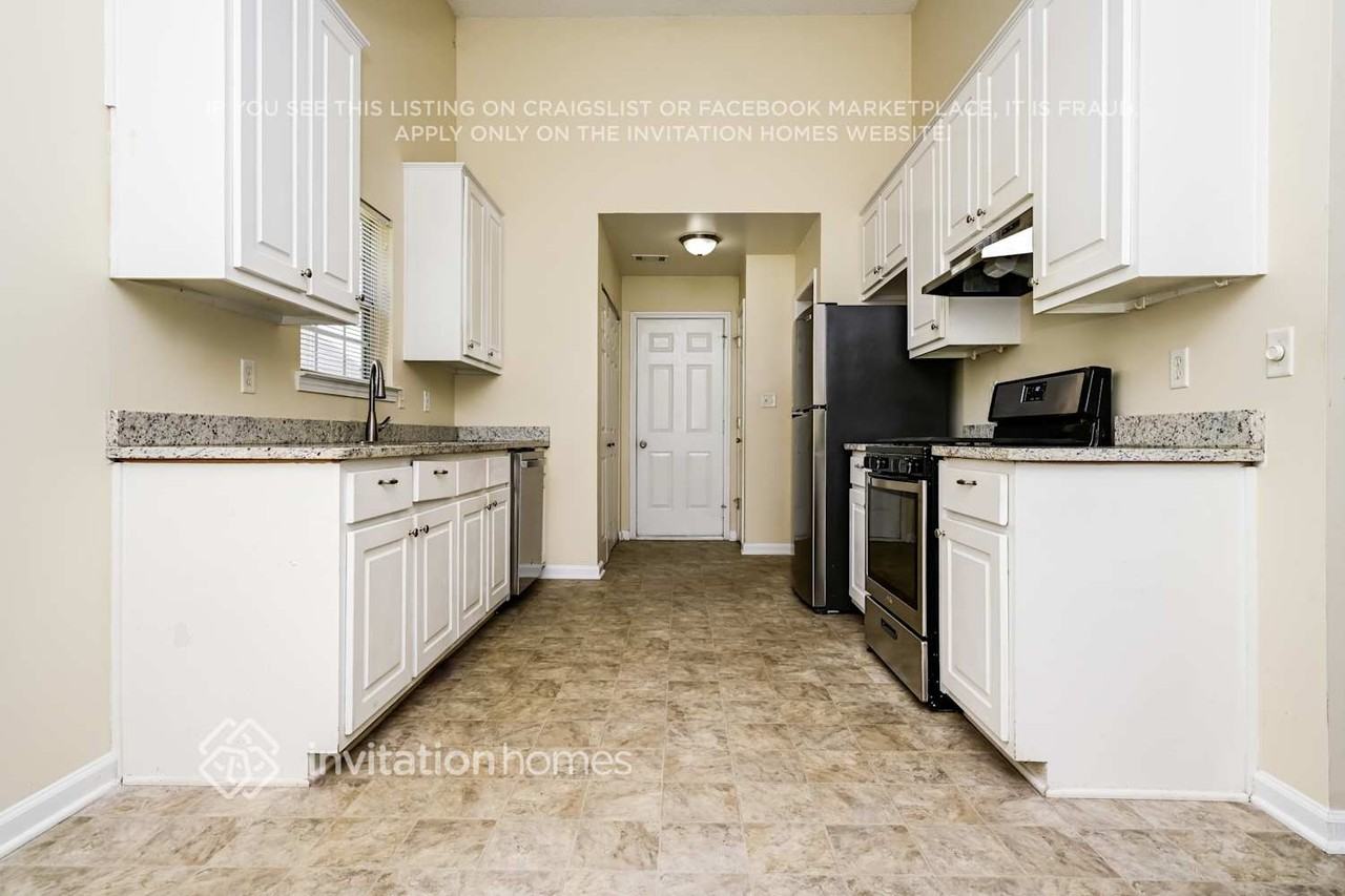 8040 Highland Pkwy - Photo 6 of 17