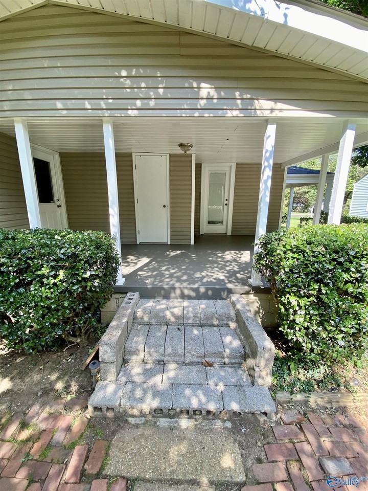 2019 Vanderbilt Dr Sw - Photo 4 of 8