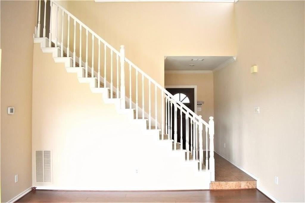 812 Canal St - Photo 4 of 11