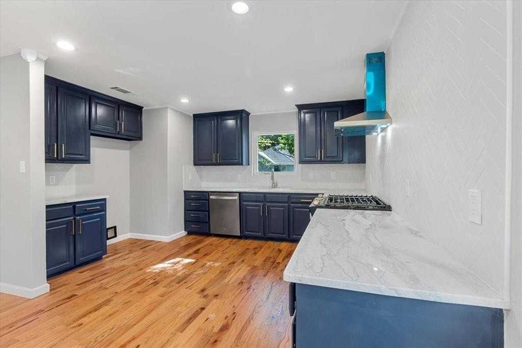 3109 Lynbrook Dr - Photo 5 of 40