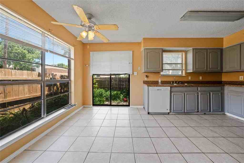 201 S Las Vegas Trl - Photo 6 of 25