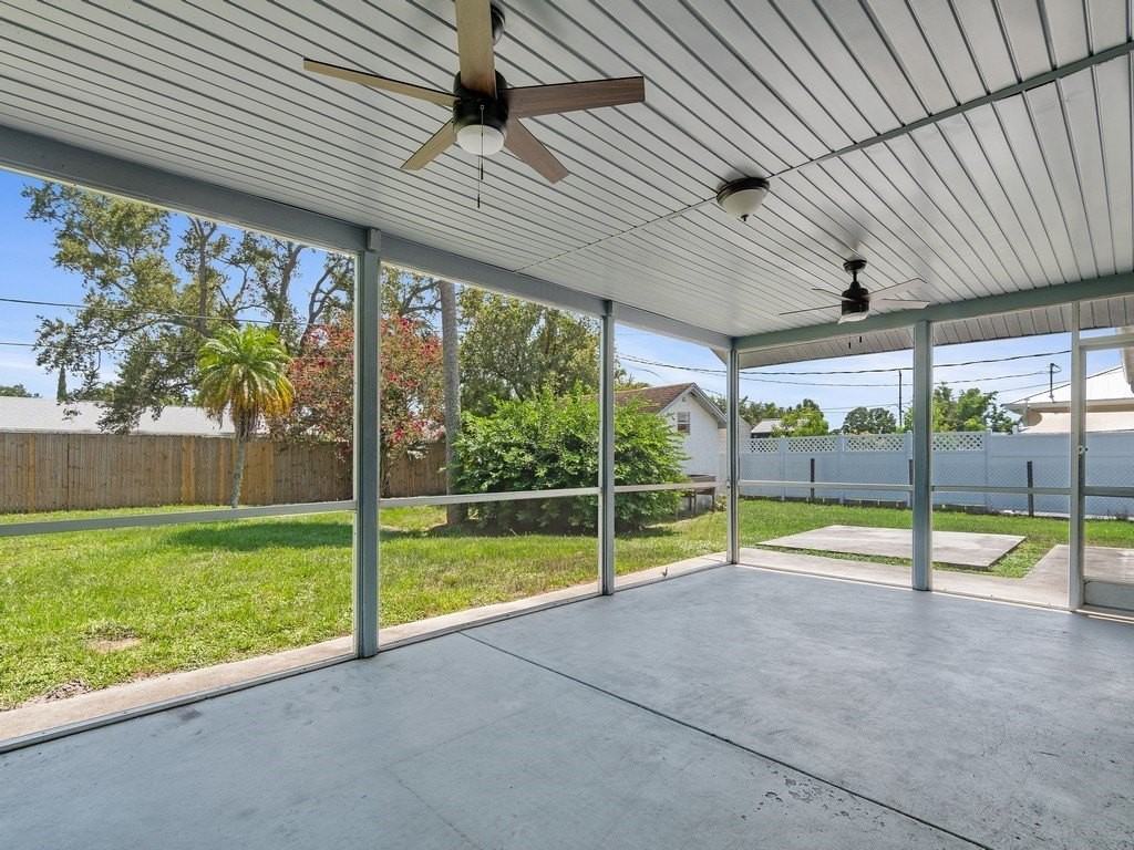 611 23rd Place Southwest - Photo 4 of 36