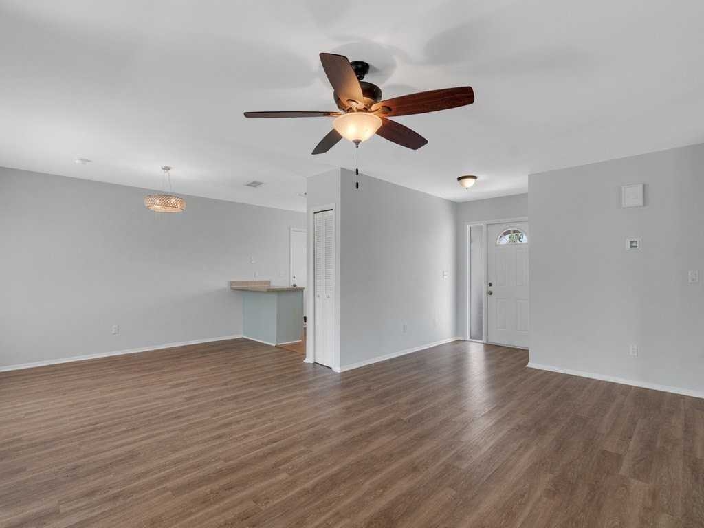 611 23rd Place Southwest - Photo 7 of 36