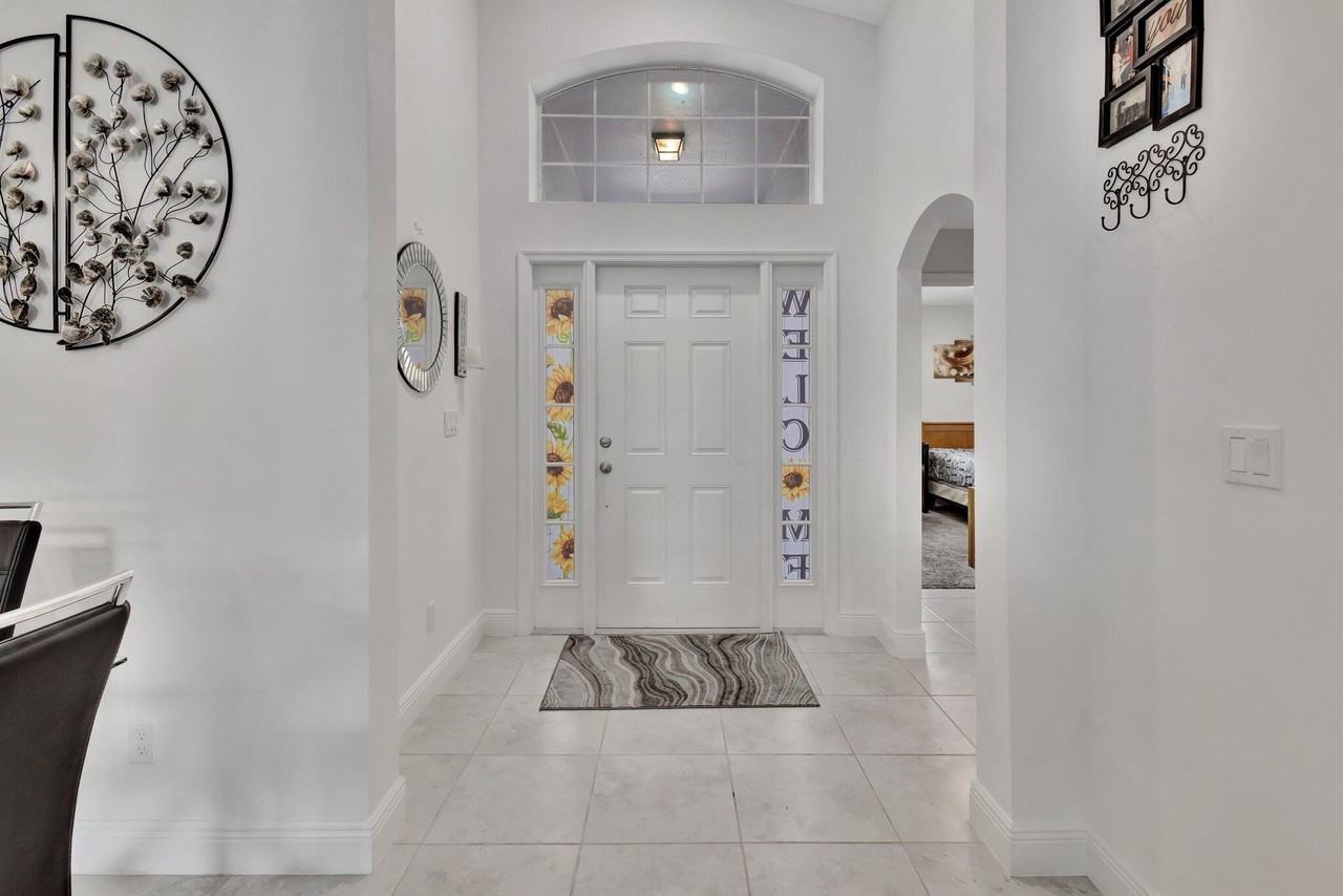 9709 Starboard Dr - Photo 5 of 43