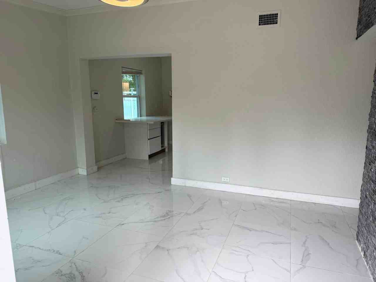 Nw 122nd St - Photo 3 of 8