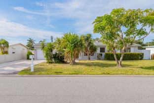 115 Sea Park Blvd - Photo 1 of 1