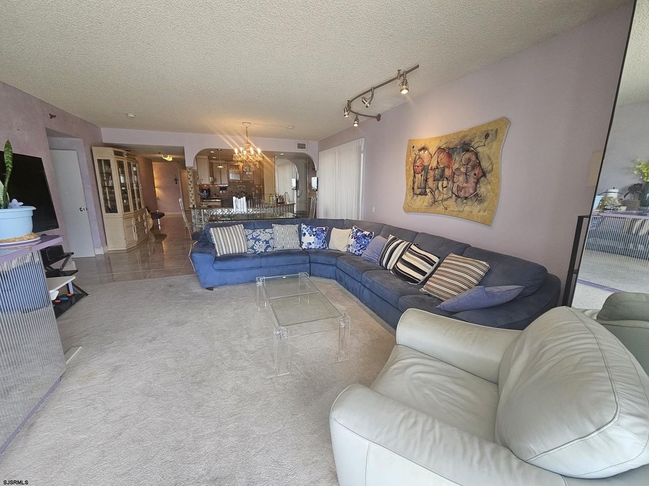 3101 Boardwalk - Photo 5 of 50