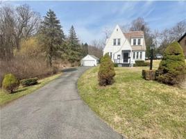 featured image of 310 W Meyer Ave