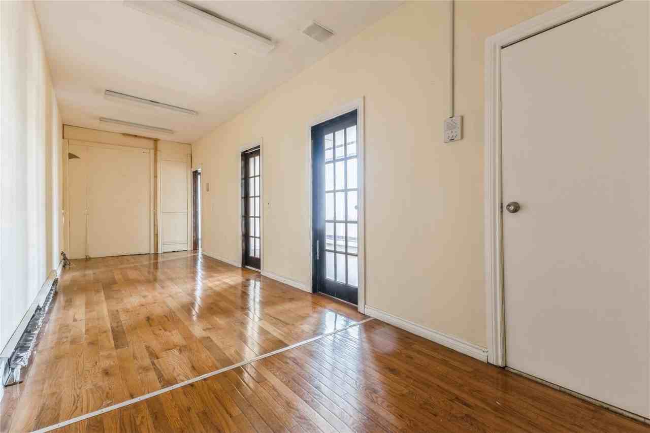 11918 Liberty Ave ##2 - Photo 2 of 9