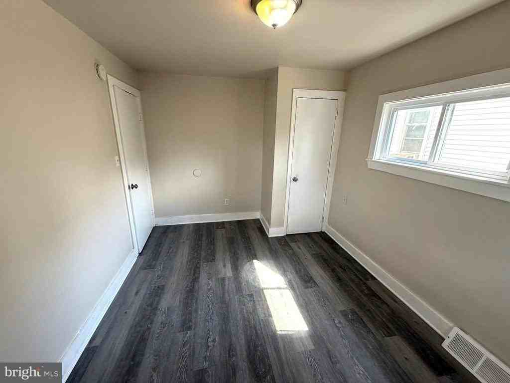 144 Walnut St ##A - Photo 7 of 8