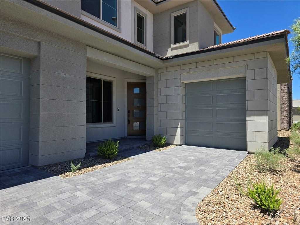 5053 Slatestone Street - Photo 3 of 50