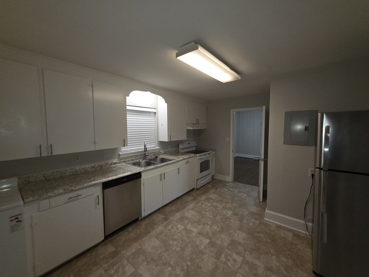 4134 Sheridan Dr - Photo 4 of 10