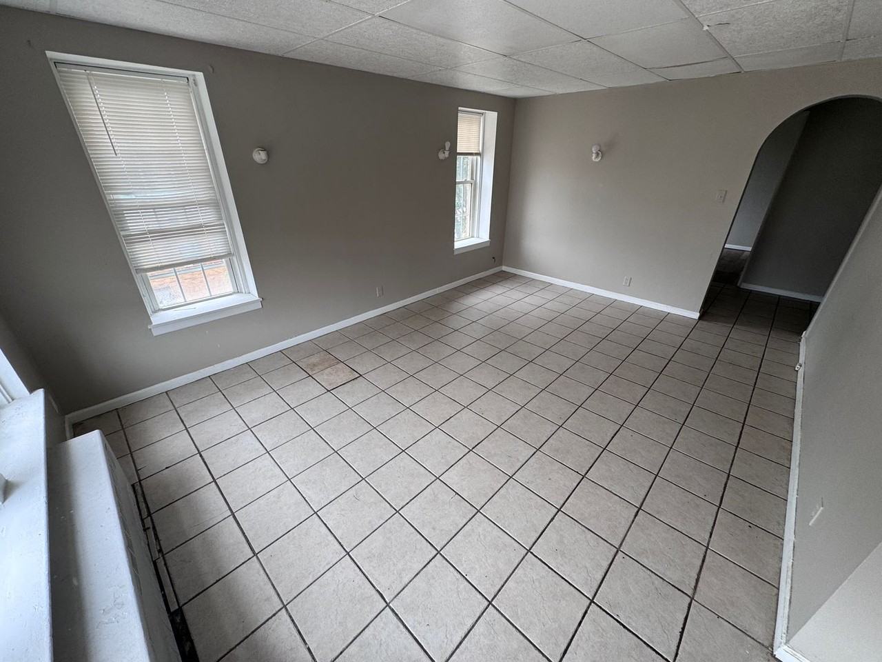 Plains - Pierce Place Studios - Photo 6 of 12