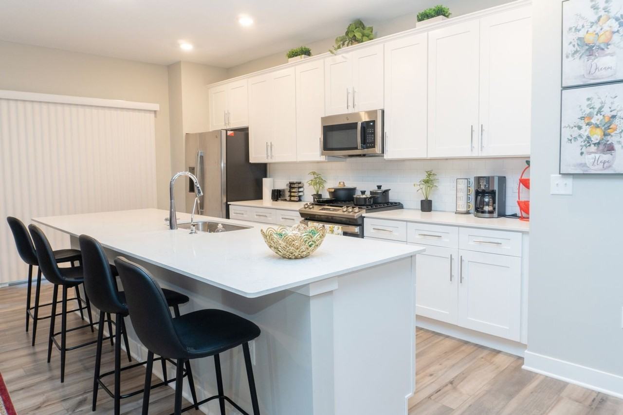 7028 Sunstone Pl - Photo 4 of 45