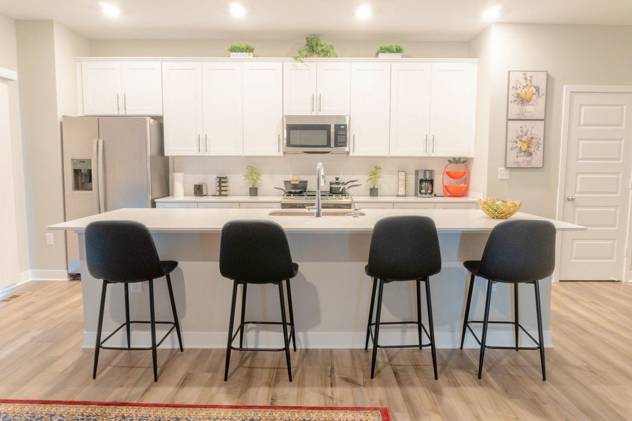 7028 Sunstone Pl - Photo 7 of 45