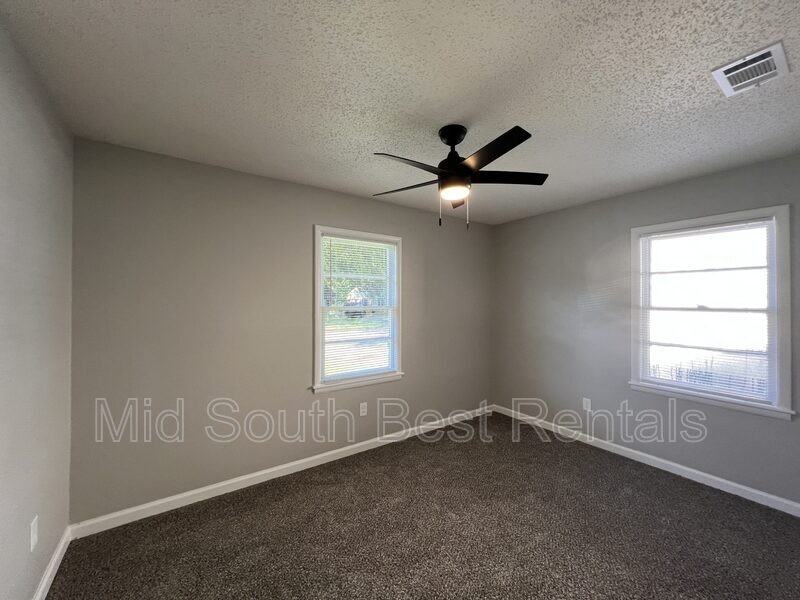 3654 Mcduff Ave - Photo 4 of 8