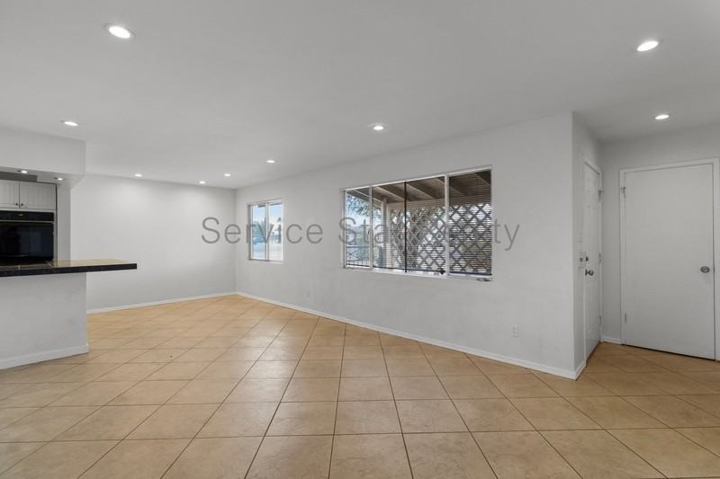 1331 W Missouri Ave - Photo 5 of 27