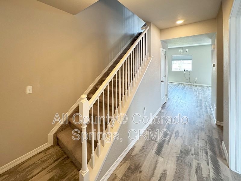 5975 Mumford Dr - Photo 2 of 30