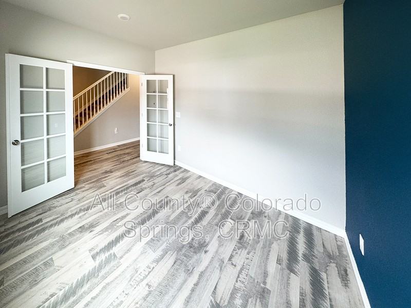 5975 Mumford Dr - Photo 3 of 30