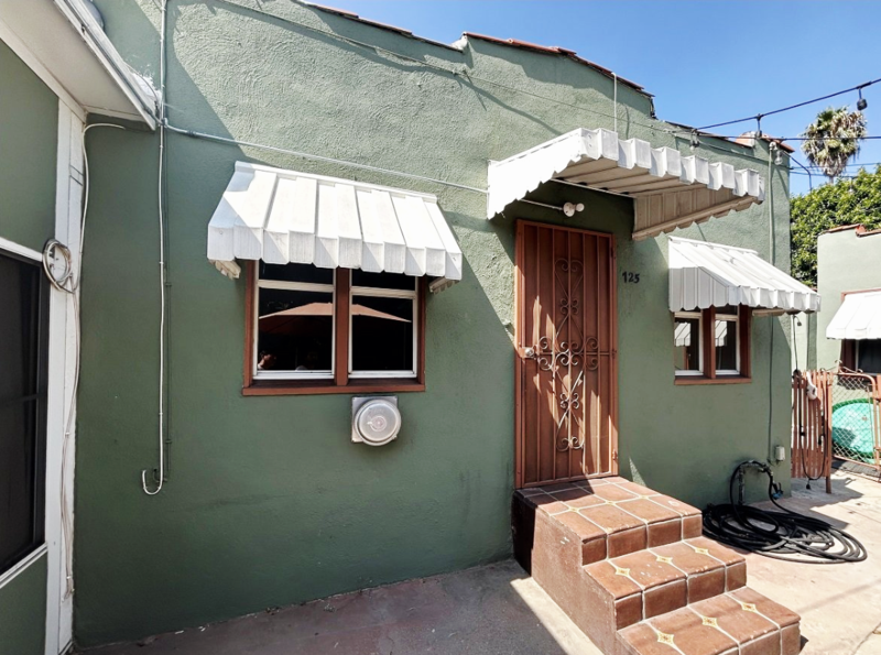 725 E 81st St - Photo 3 of 14