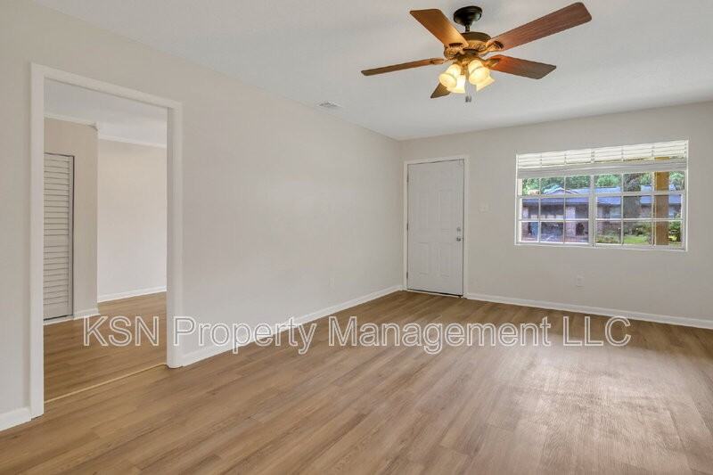208 Tech Dr - Photo 2 of 31