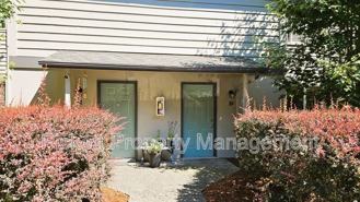 354 Nw Edvard St #D - Photo 1 of 1