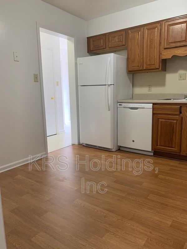 200 Albatross St #200 - Photo 2 of 14