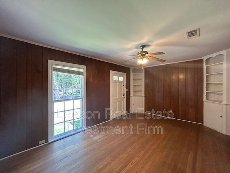 3429 Beverly Pl - Photo 5 of 13