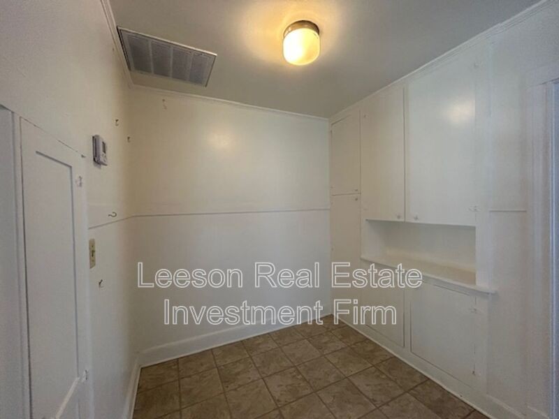 3429 Beverly Pl - Photo 6 of 13