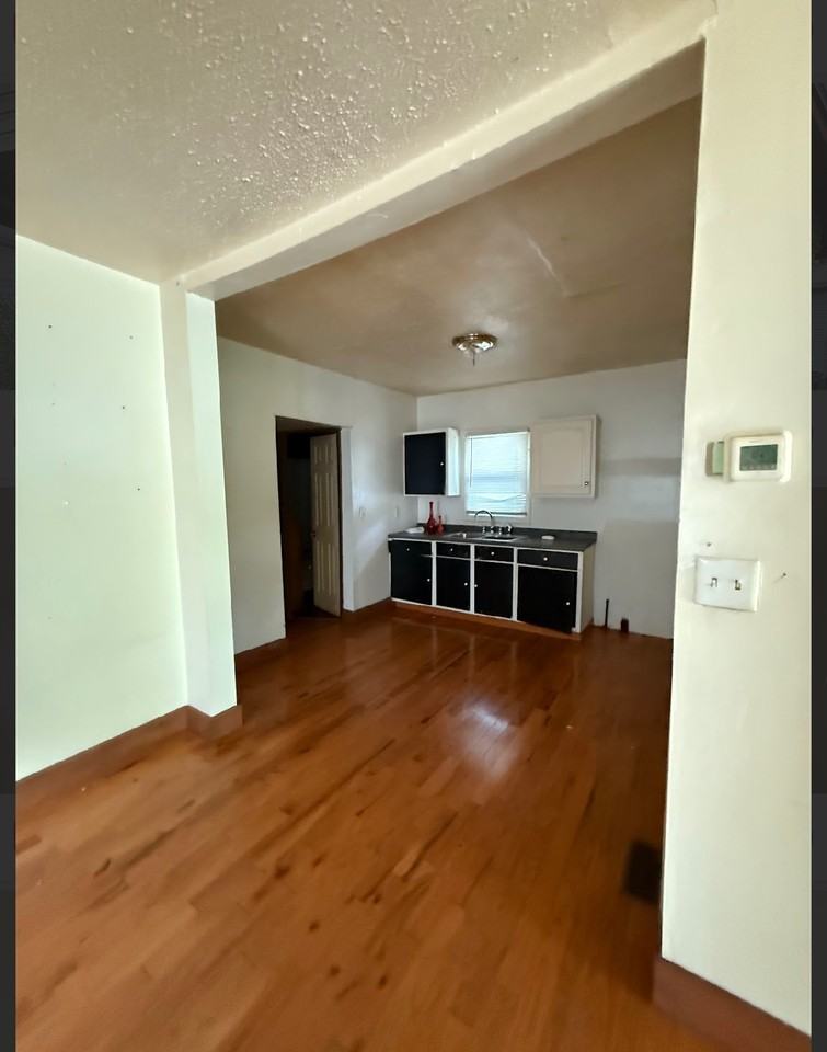 1311 N Walnut Grove Ave - Photo 3 of 5