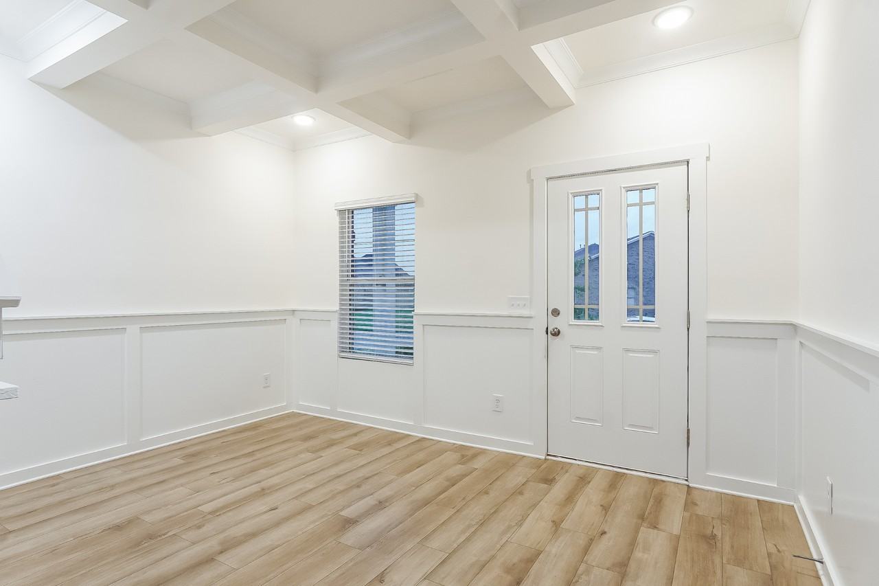 5562 Bridle Way - Photo 6 of 20