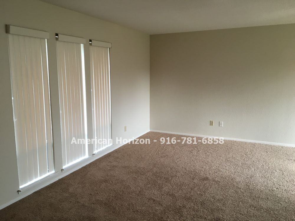 1914 McLaren Dr - Photo 2 of 19