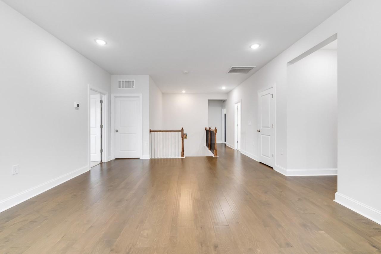 608 Cormiche Ln - Photo 7 of 50