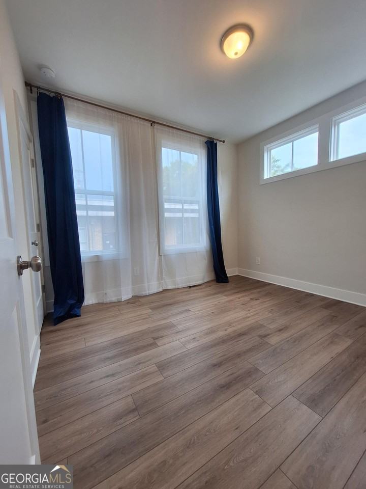 166 Chestnut Cir - Photo 3 of 13