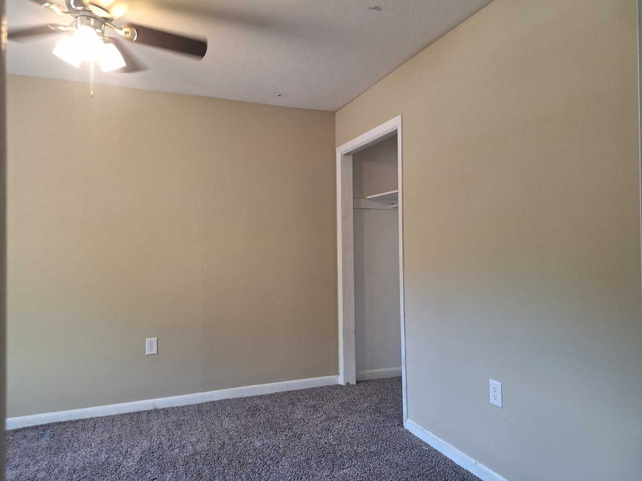 49 Hillcrest Dr - Photo 3 of 6