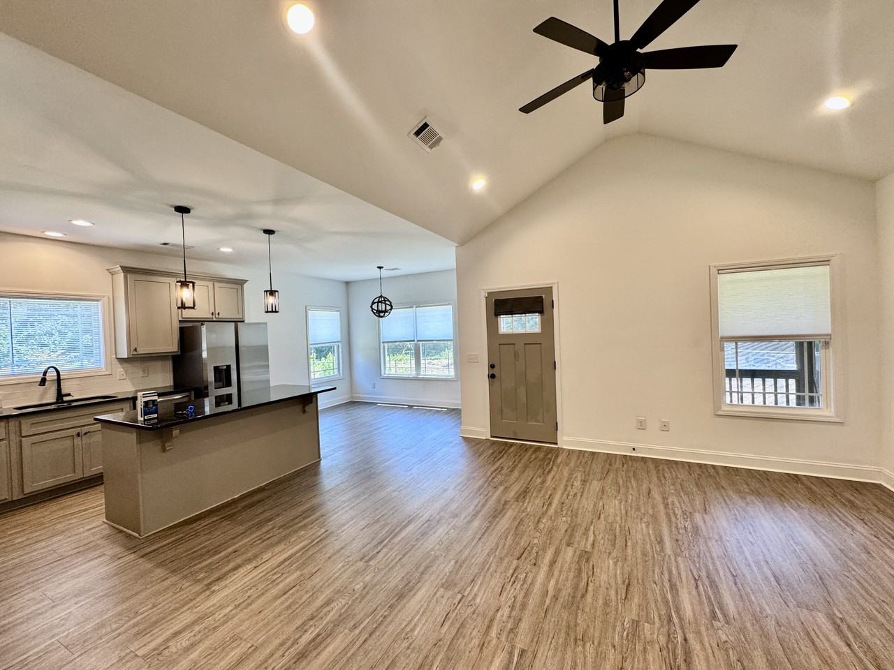 8 Summertide Dr - Photo 3 of 27