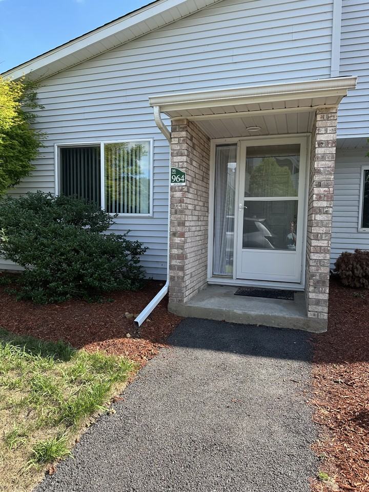 964 Great Hill Dr #964 - Photo 2 of 18