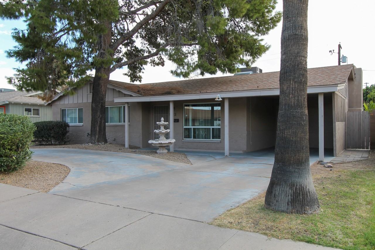 1023 E El Camino Dr - Photo 3 of 50