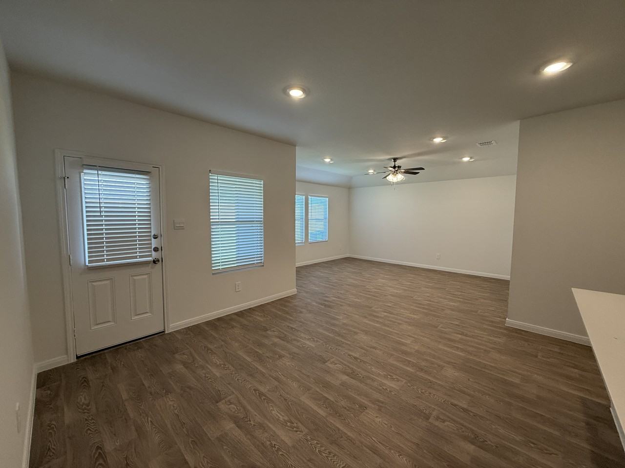 128 Flora Vista St - Photo 3 of 20