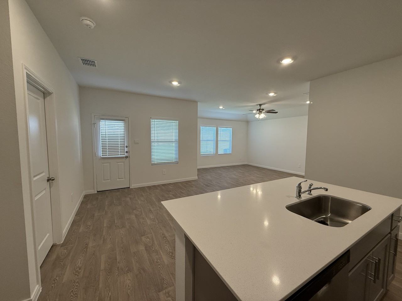 128 Flora Vista St - Photo 4 of 20