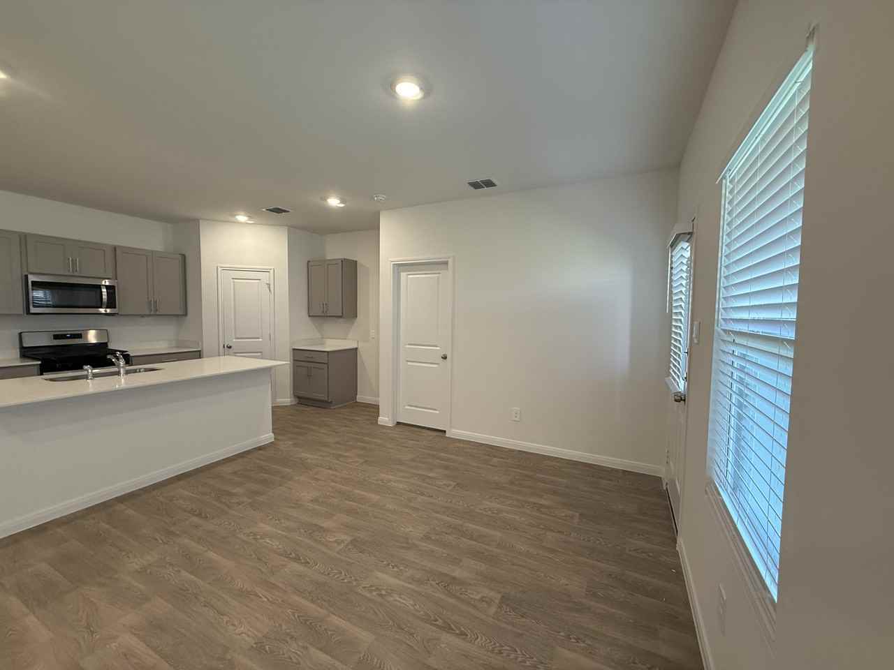 128 Flora Vista St - Photo 5 of 20