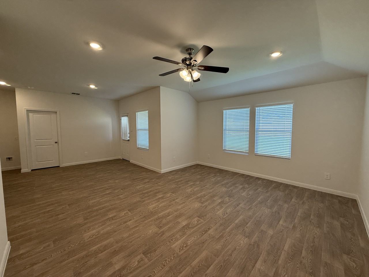 128 Flora Vista St - Photo 6 of 20